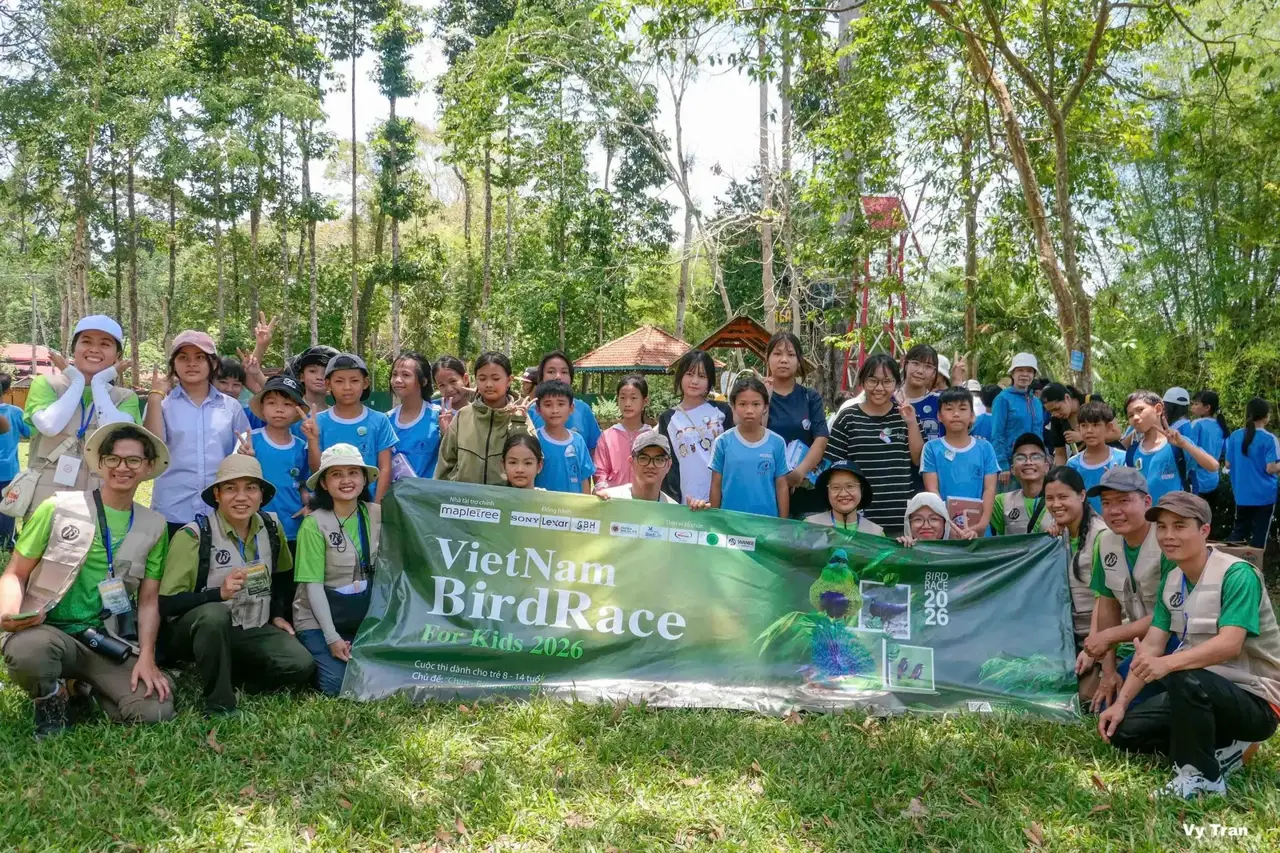 Trẻ tham gia hoạt động khám phá thiên nhiên trong chương trình BirdRace For Kids